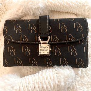 Dooney and Bourke wallet